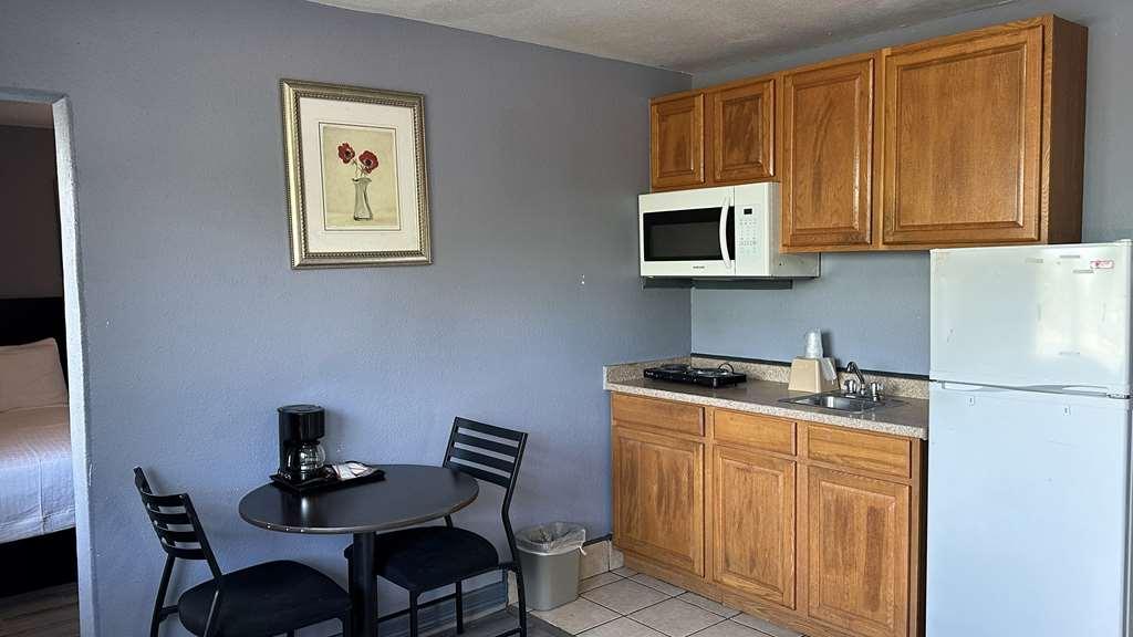 Americas Best Value Inn And Suites Groves Rum bild