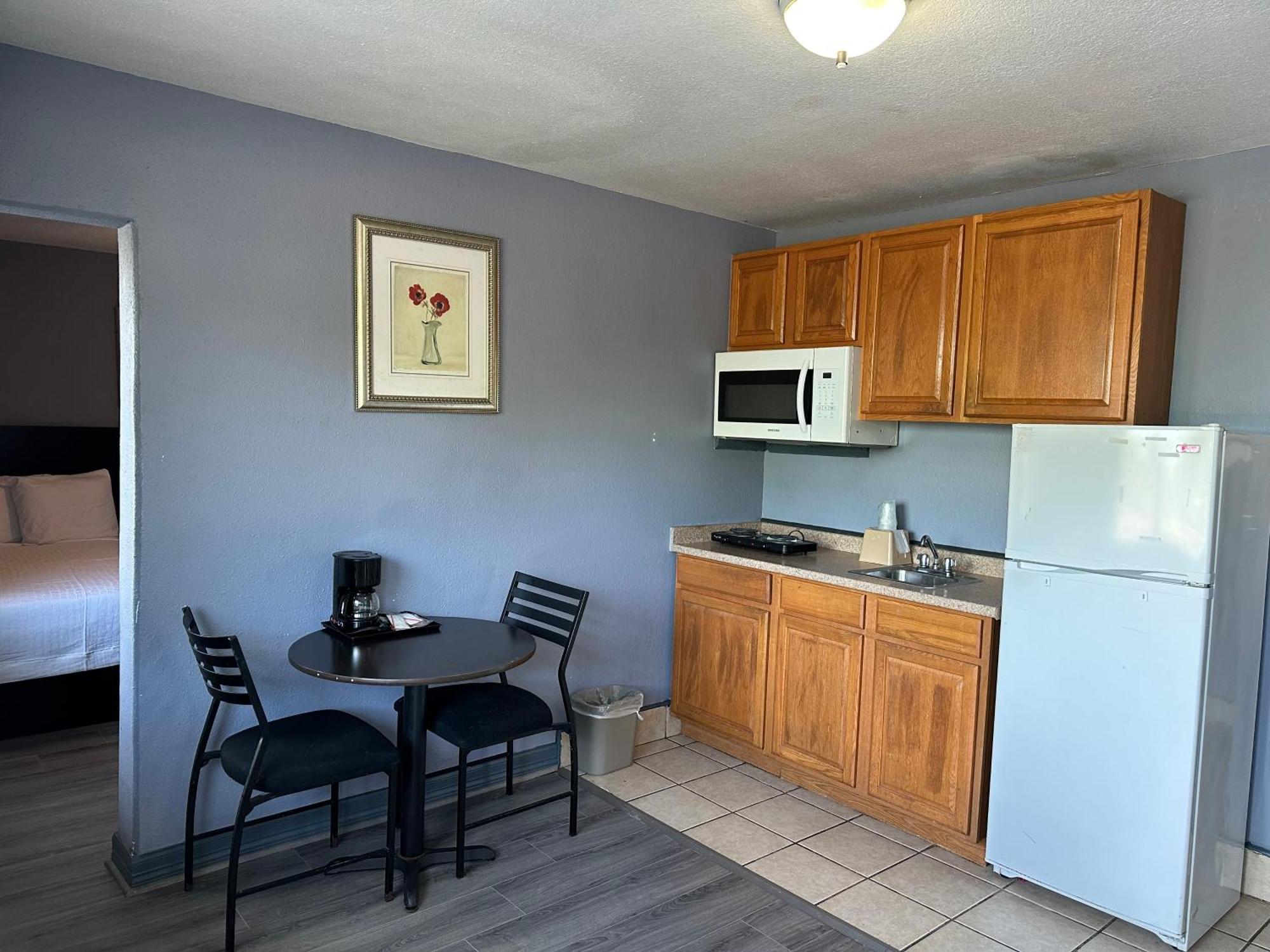 Americas Best Value Inn And Suites Groves Exteriör bild