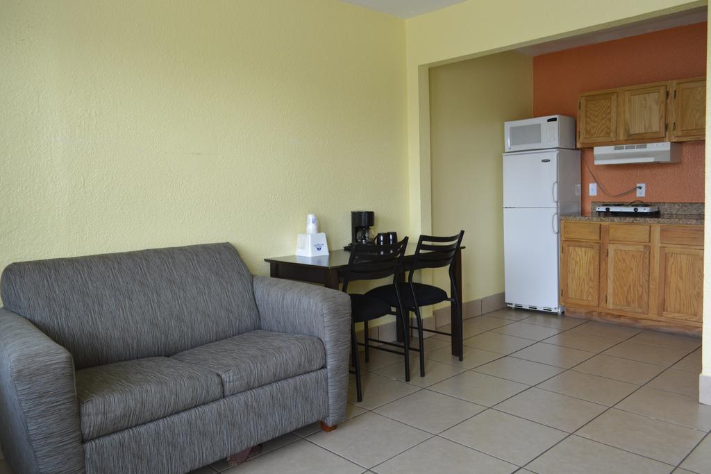 Americas Best Value Inn And Suites Groves Exteriör bild