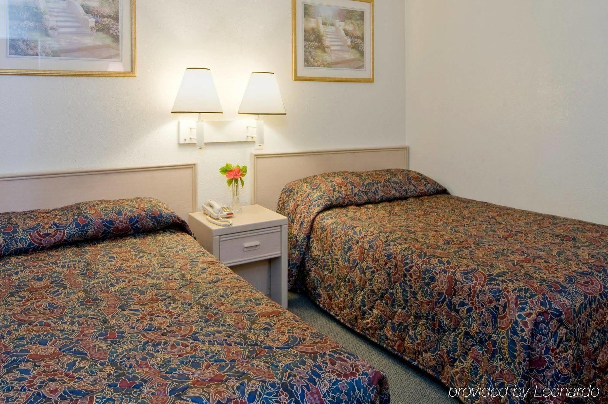 Americas Best Value Inn And Suites Groves Rum bild